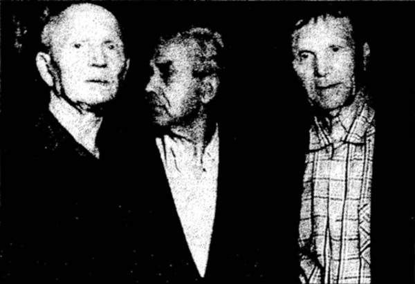 Konstantin Gurski mit zwei ehemaligen Mithäftlingen der Solowezker Lager