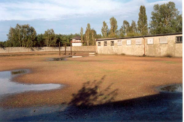 Platt: Sachsenhausen 2003. Erhaltener Rest des Zellenbaus