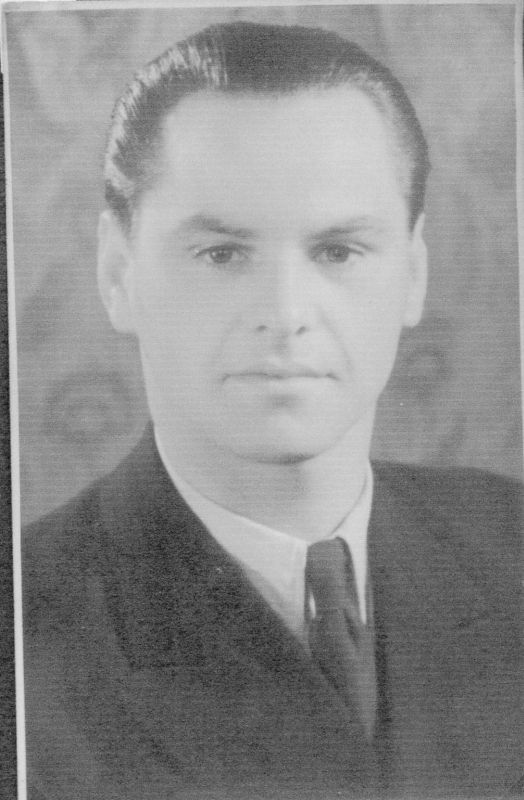 Baumbach-Portrait.jpg
