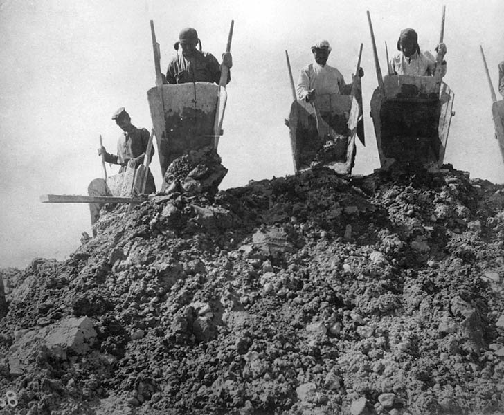 BBK: Abtransport der Erde