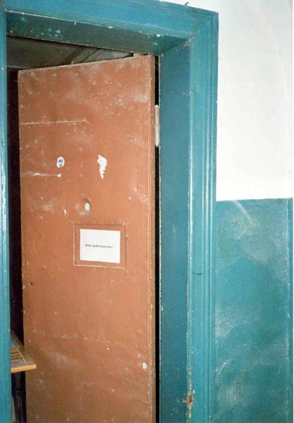 Platt: Zellentür