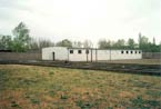 Platt: Sachsenhausen 2003. Teil des Zellenbaus, ehem.Gefängnis der Gestapo