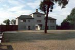 Platt: Sachsenhausen 2003. Eingangstor - ehem.KZ Sachsenhausen